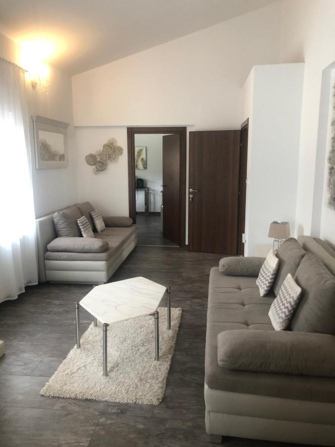 Ferienwohnung Grey Pearl With Free Ev Ch-Station Valbandon Exterior foto