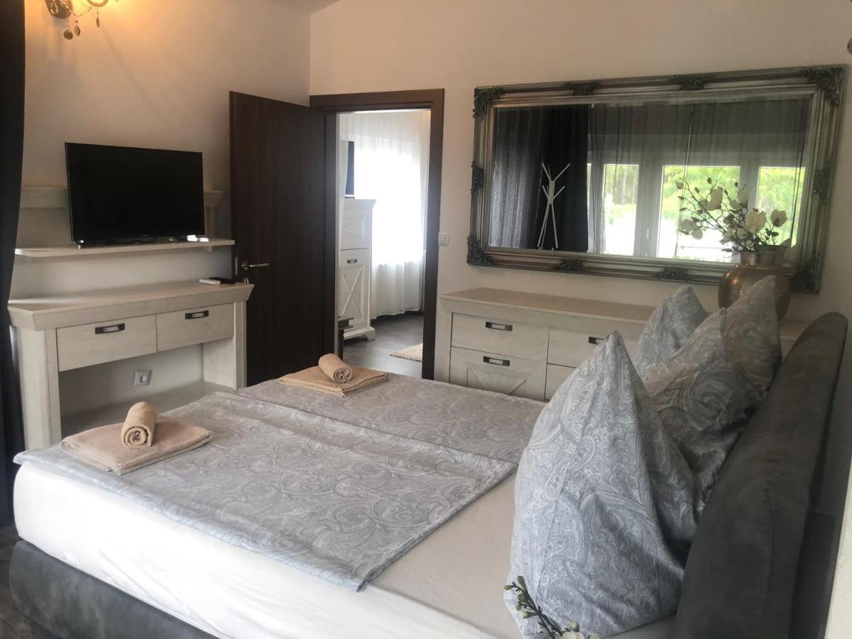 Ferienwohnung Grey Pearl With Free Ev Ch-Station Valbandon Exterior foto