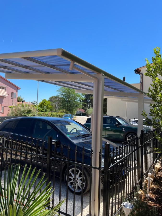 Ferienwohnung Grey Pearl With Free Ev Ch-Station Valbandon Exterior foto
