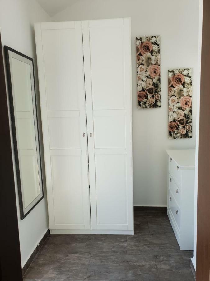 Ferienwohnung Grey Pearl With Free Ev Ch-Station Valbandon Exterior foto